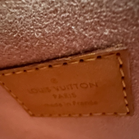 Louis Vuitton Handbag - Picture 6 of 7